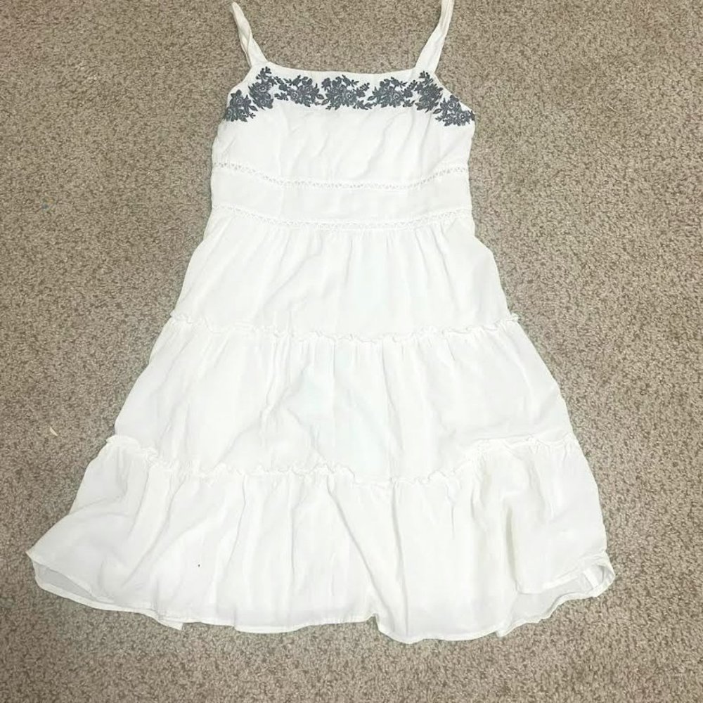 XXS White embroidered dress,  tight in chest area